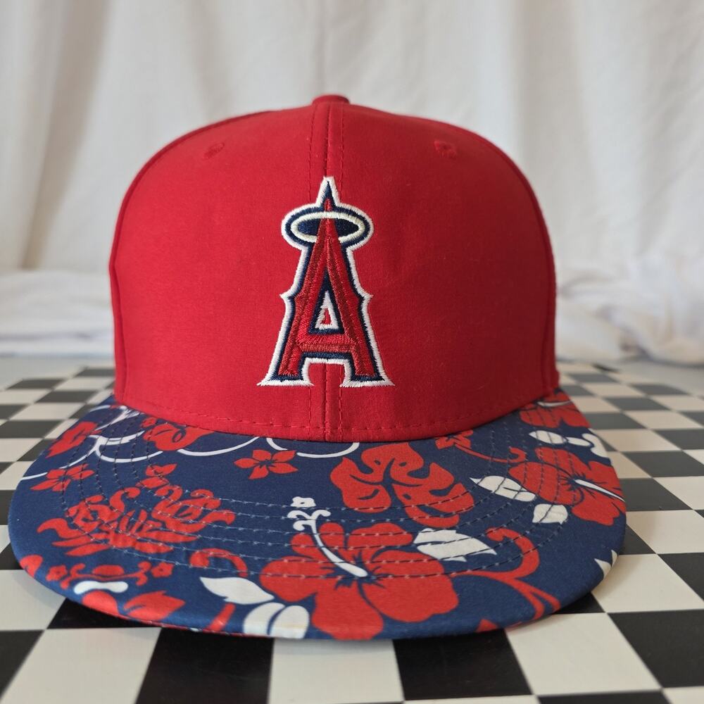LA Los Angeles Angels Christmas in June Hat Chevron SGA Floral Brim Red Snapback